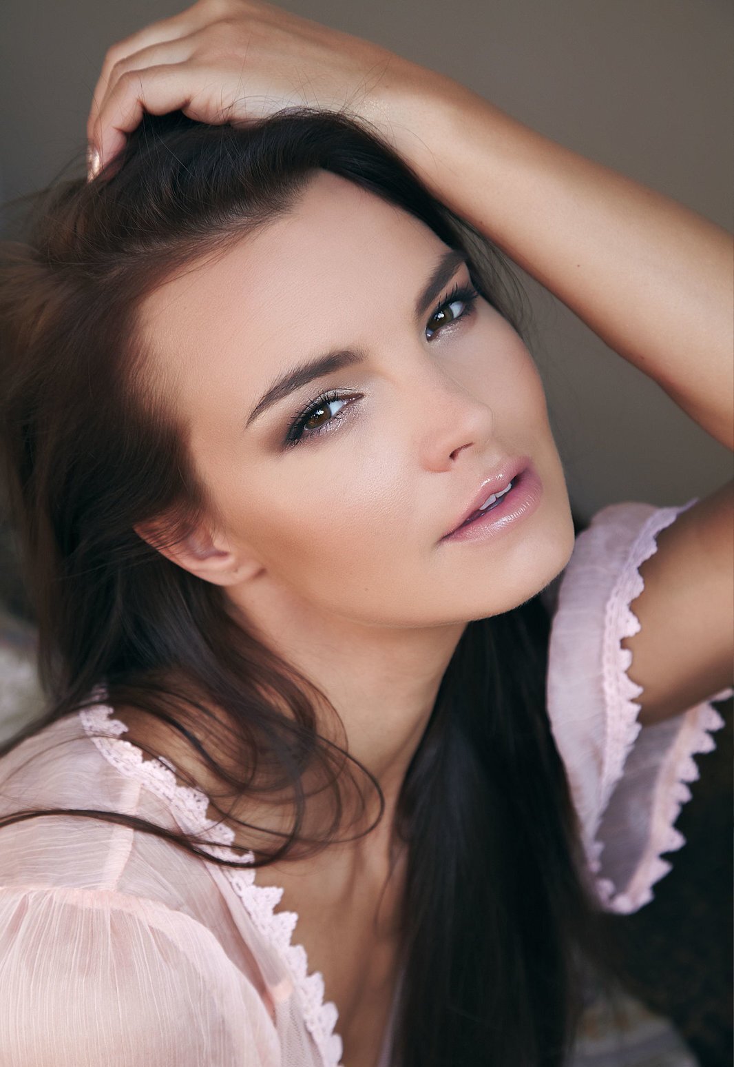 Ирочка проститутка интим салон СПб у метро Сенная Площадь проститутки салон Питер