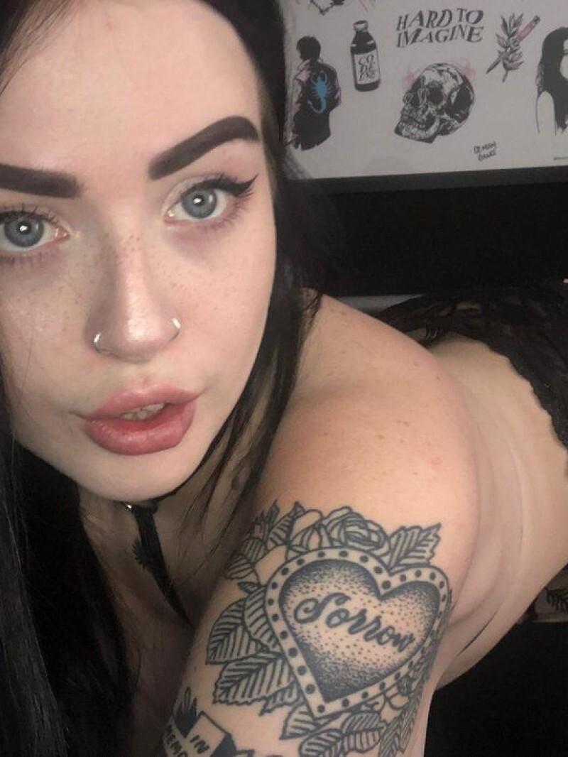 Гуля проститутка интим салон Санкт-Петербурга у метро Сенная Площадь салон путан