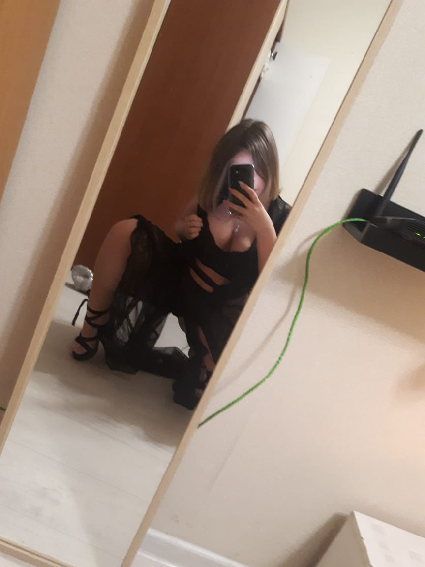 Инна проститутка интим салон СПб у метро Достоевская салон проститутки эскорт